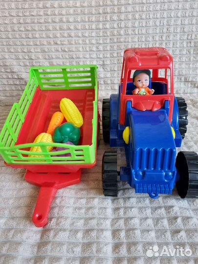 Трактор с прицепом