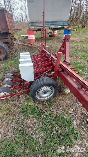 Овощная сеялка Клён 2.8