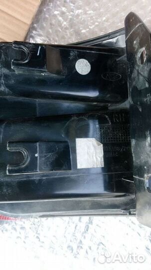 Фонарь задний правый Ford EcoSport CN1513404bа