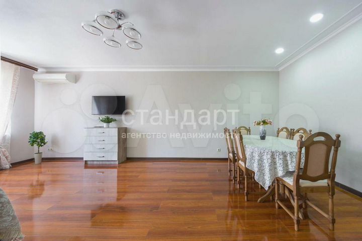 3-к. квартира, 126 м², 3/12 эт.