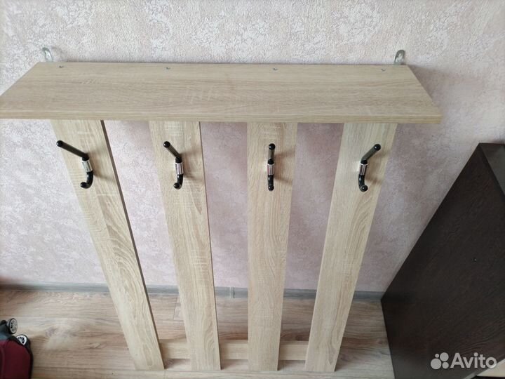 Вешалка настенная деревянная