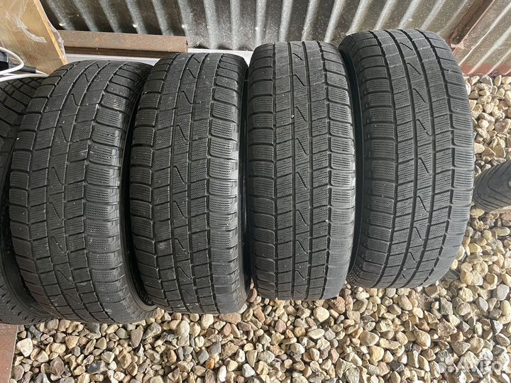 Hankook Winter I'Cept IZ2 215/60 R16 95Z