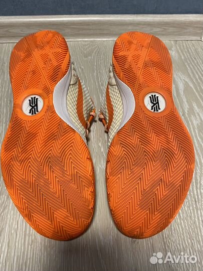 Баскетбольные кроссовки Nike kyrie