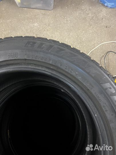 Bridgestone Blizzak RFT 205/55 R16