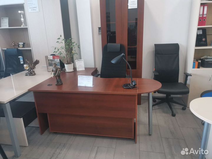 Новые офисные и компьютерные столы