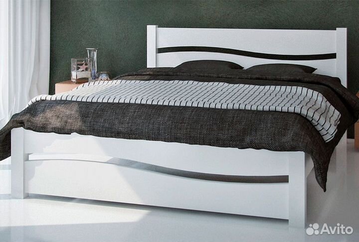 Кровать двухспальная массив