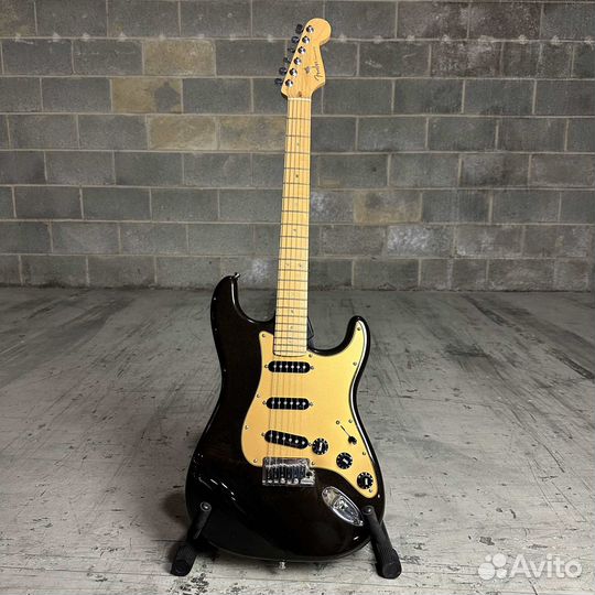 Электрогитара Fender American Deluxe Stratocaster
