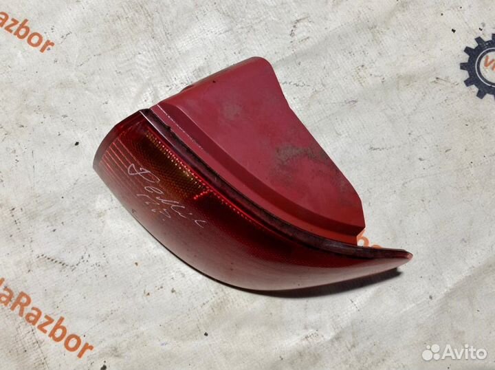 Фонарь задний правый внешний Mazda Demio DY3W