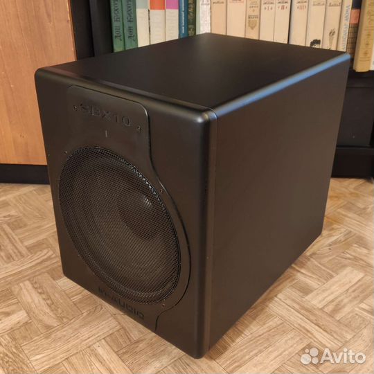 Активный сабвуфер M-audio SBX10