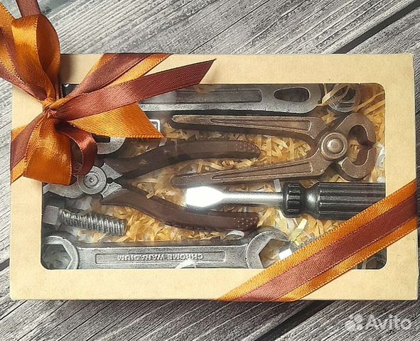 Подарок мужчине шоколадные инструменты