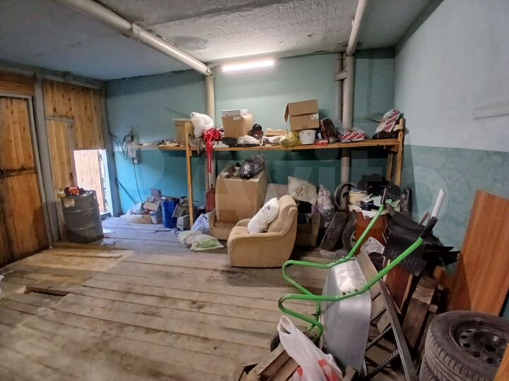 Гараж, > 30 м²