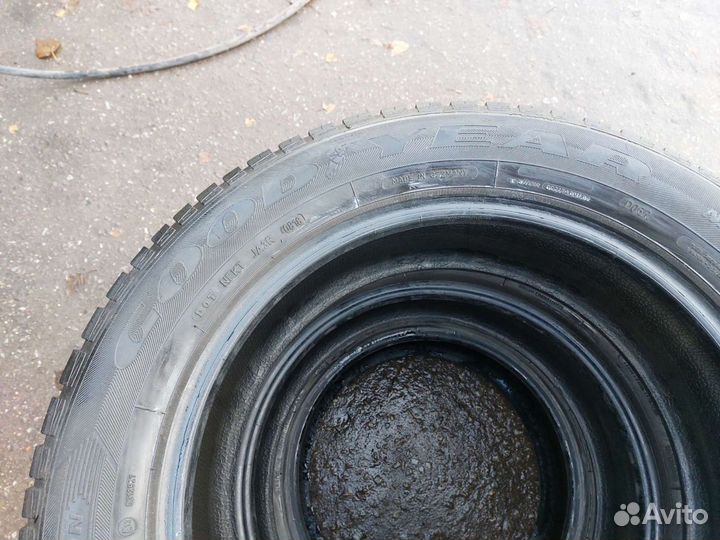 Goodyear Vector 4Seasons 215/60 R17 96V