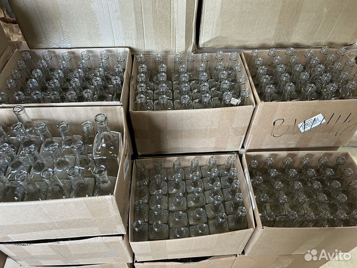 Бутылки стеклянные