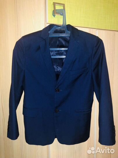 Пиджак для малтчика школьный.ростовка 134.в отличн