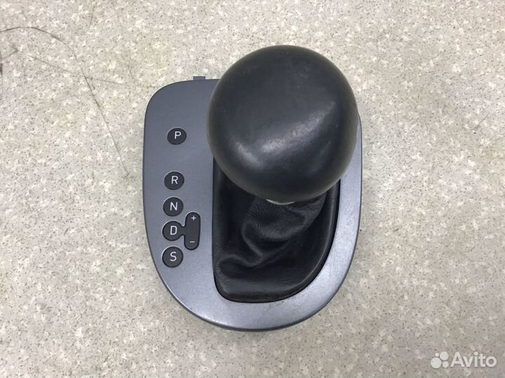 Накладка на кулису Seat Leon (1P1) 2005-2013