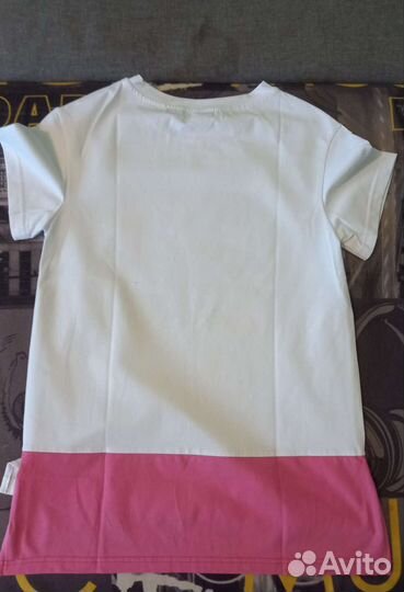 Белая футболка с принтом