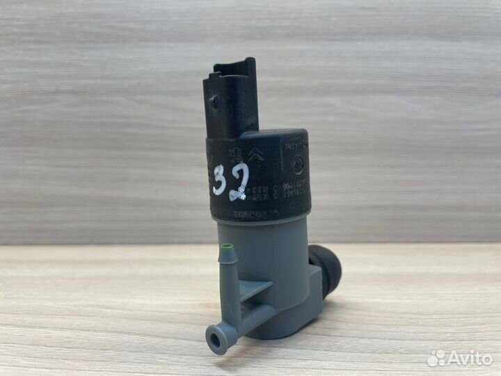 Насос стеклоомывателя Renault Logan