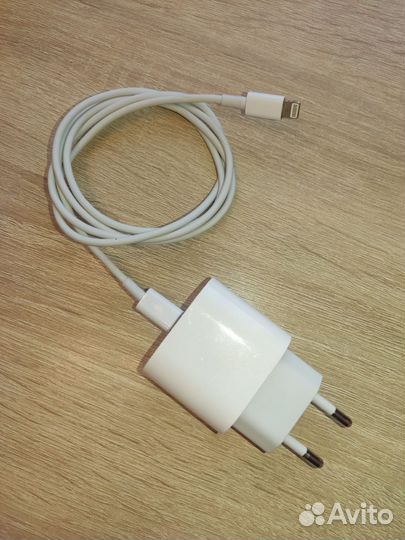 Зарядка на iPhone 20w