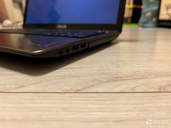 Ноутбук asus