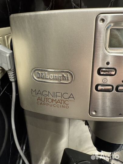 Кофемашина delonghi magnifica automatic