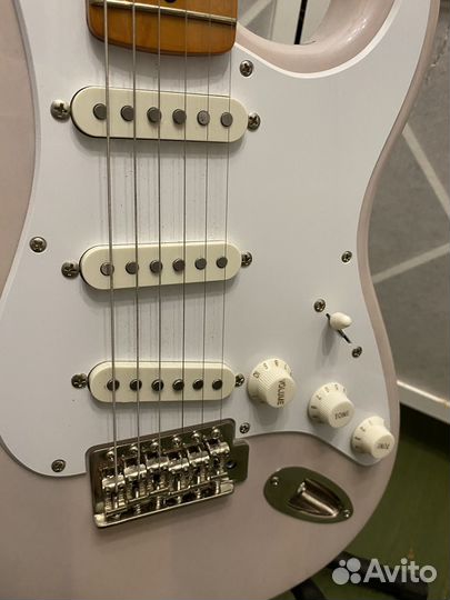 Электрогитара Squier Fender stratocaster vibe 50s