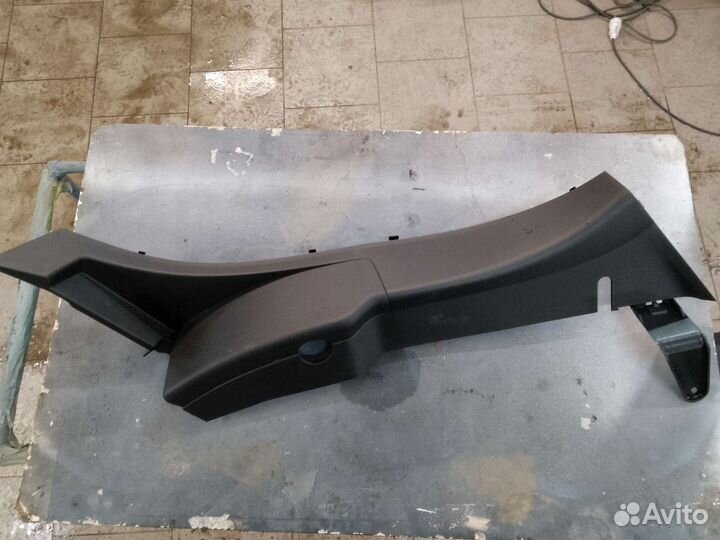 Накладка стойки задняя правая Renault Arkana