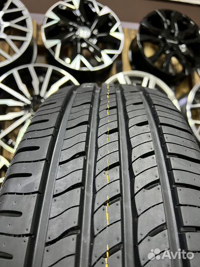 Roadstone N'Fera RU5 235/65 R17 108V