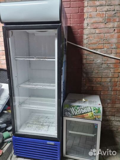 Холодильный шкаф