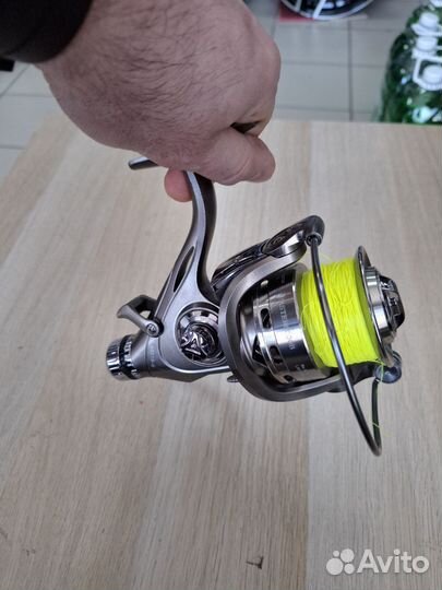 Катушка карповая с байтранером 6000