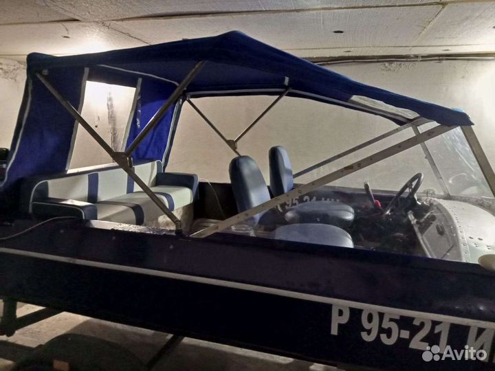 Лодка с мотором