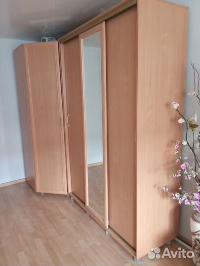 Шкаф купе угловой с зеркалом бу