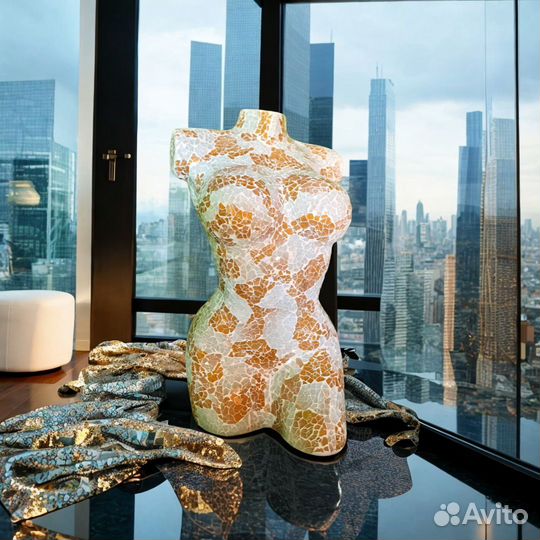 Светильник Статуя Белое Золото