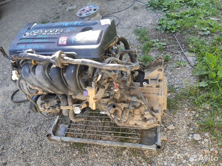 Двигатель с коробкой Toyota Isis 2004 ZNM10 1ZZ-FE