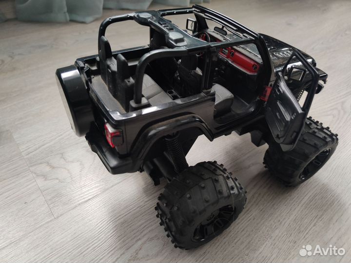 Внедорожник на пульте управления