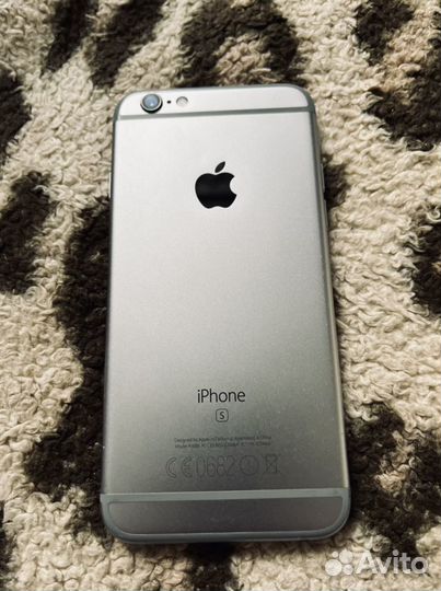 Телефон iPhone 6s