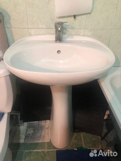 Светильник настенный, раковина в ванную