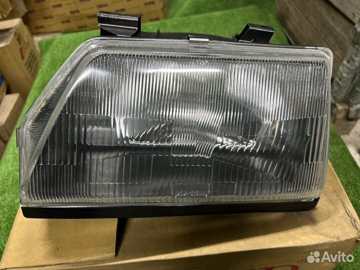 Фара галогеновая передняя левая Honda Civic 1985