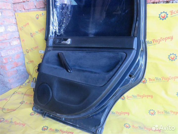Обшивка двери задней правой Volkswagen Passat B5