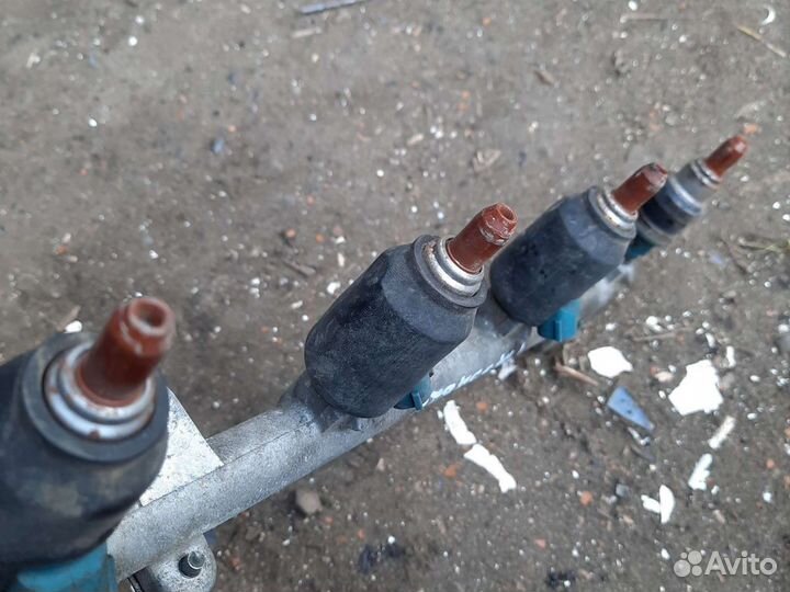 Форсунки рампа mazda 626