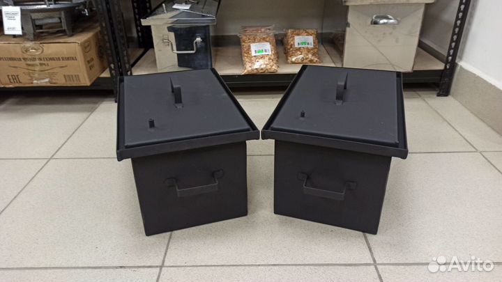 Коптильня горячего копчения с гидрозатвором