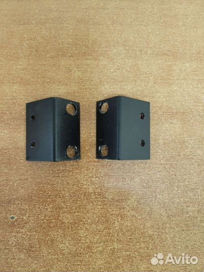 Уголок крепежный в серверную стойку