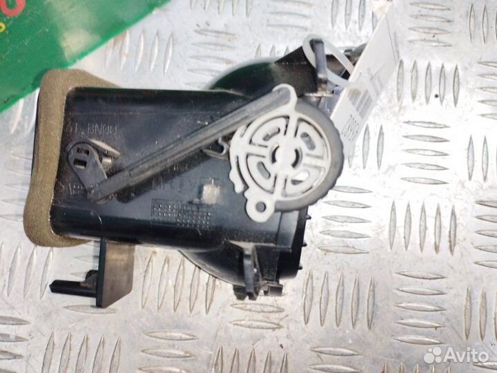 Дефлектор воздуховода левый Nissan Almera N16