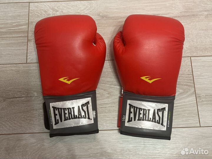 Боксерские перчатки everlast 14oz