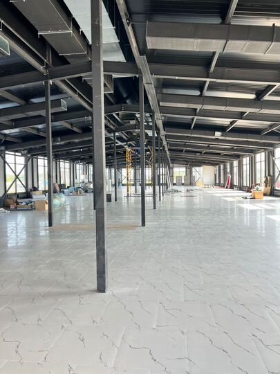 Торговая площадь парнас, 1200 м²