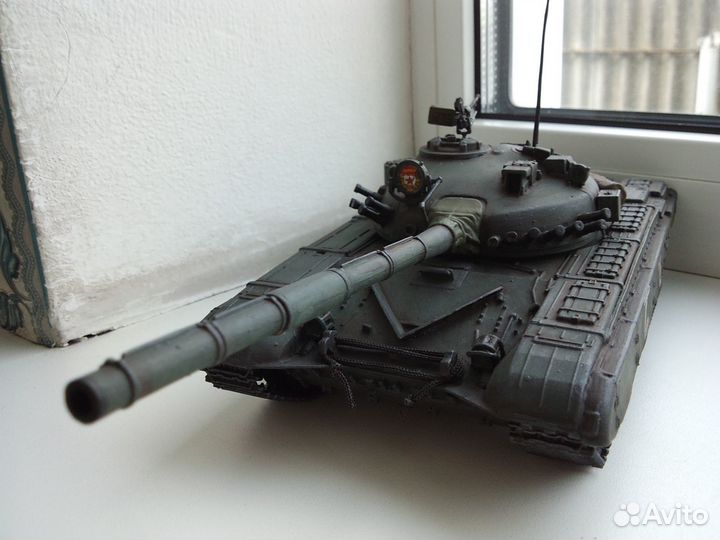 Модель танка Т-72 масштаб 1-35
