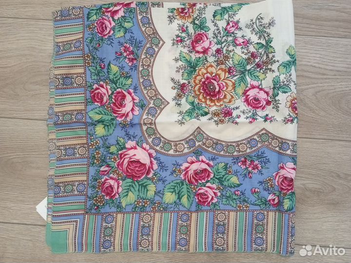 Павловопосадский шерстяной платок