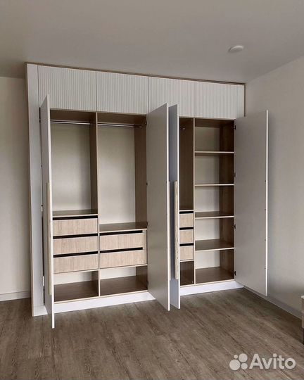 Шкаф вместительный