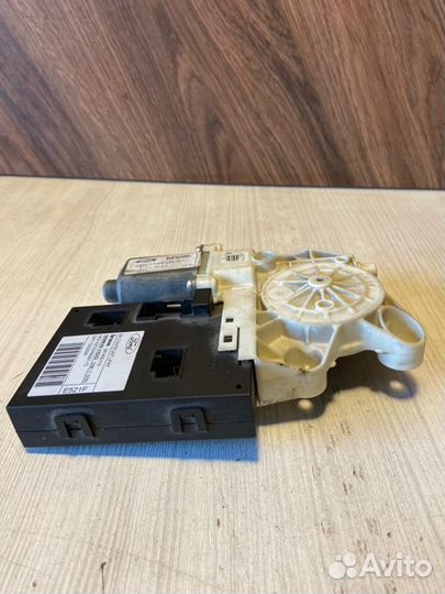 Мотор стеклоподъемника передний левый Ford Focus 2