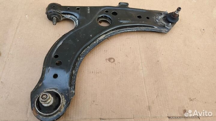 Рычаг передний левый/правый Skoda Octavia II A4