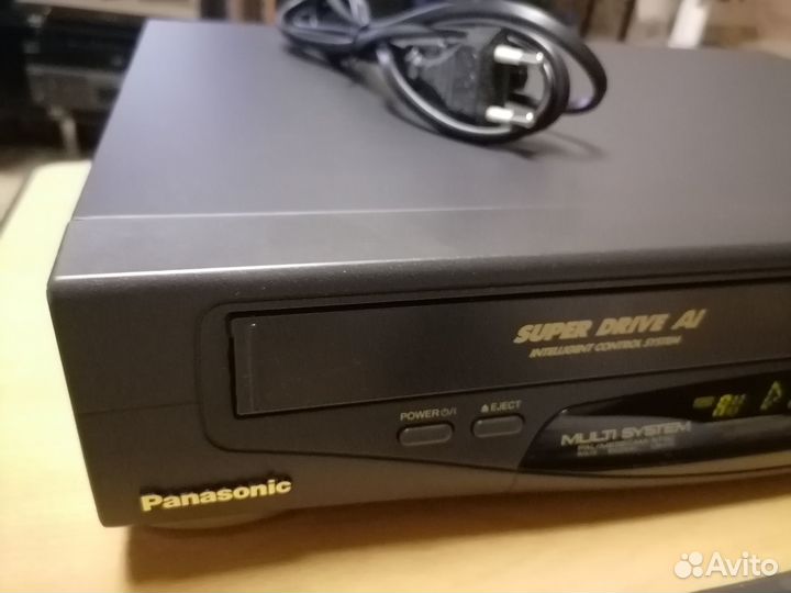 Видеомагнитофон Panasonic NV-SD400